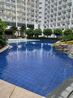 MOA 1br high floor with balcony facing Manila Bay